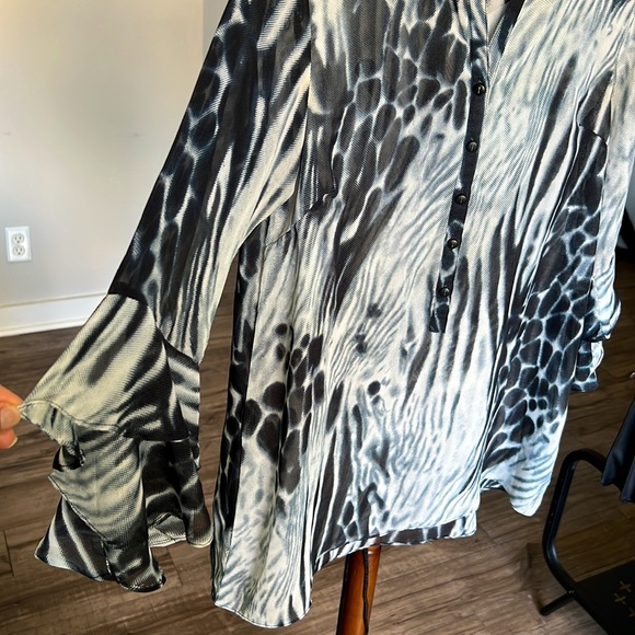 Zebra print blouse - Picture 2 of 3
